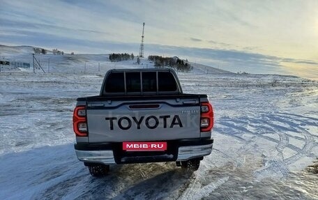 Toyota Hilux VIII, 2022 год, 4 500 000 рублей, 5 фотография