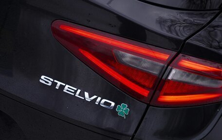 Alfa Romeo Stelvio, 2017 год, 2 899 000 рублей, 9 фотография