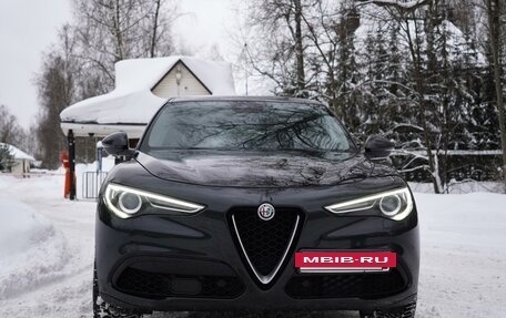 Alfa Romeo Stelvio, 2017 год, 2 899 000 рублей, 2 фотография