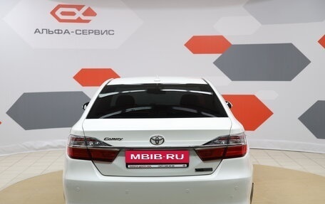 Toyota Camry, 2018 год, 2 690 000 рублей, 6 фотография