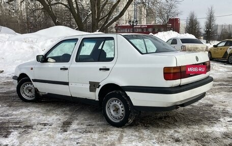 Volkswagen Vento, 1994 год, 250 000 рублей, 4 фотография