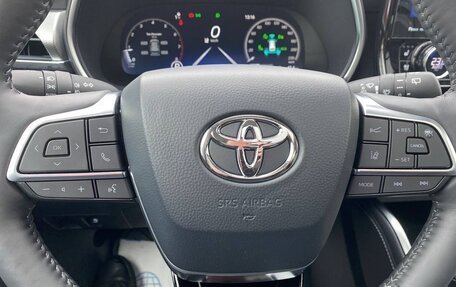 Toyota Highlander, 2023 год, 7 300 000 рублей, 16 фотография