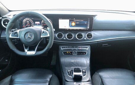 Mercedes-Benz E-Класс AMG, 2017 год, 4 450 000 рублей, 8 фотография