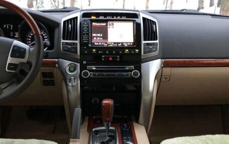Toyota Land Cruiser 200, 2013 год, 4 990 000 рублей, 8 фотография