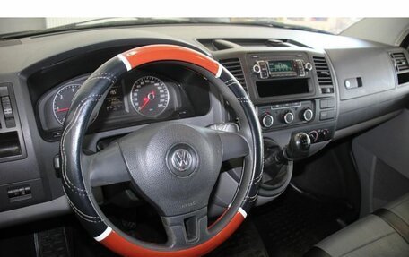 Volkswagen Transporter T5 рестайлинг, 2013 год, 1 699 000 рублей, 6 фотография