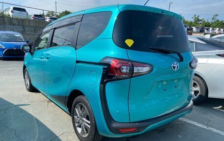 Toyota Sienta II, 2019 год, 1 999 999 рублей, 6 фотография