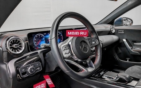 Mercedes-Benz CLA, 2019 год, 3 490 000 рублей, 2 фотография