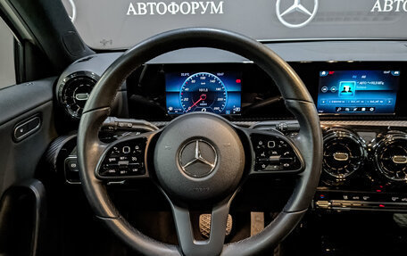 Mercedes-Benz A-Класс, 2019 год, 2 790 000 рублей, 25 фотография