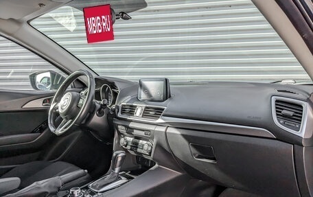 Mazda 3, 2018 год, 1 690 000 рублей, 11 фотография