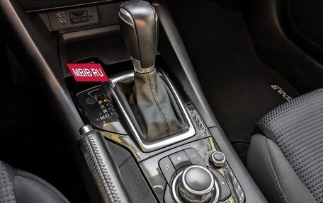 Mazda 3, 2018 год, 1 690 000 рублей, 23 фотография