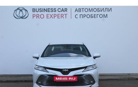Toyota Camry, 2018 год, 3 050 000 рублей, 2 фотография
