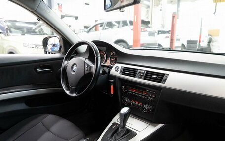BMW 3 серия, 2011 год, 1 049 000 рублей, 17 фотография