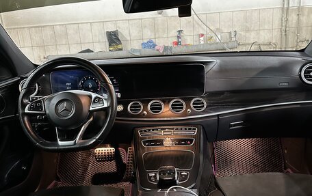 Mercedes-Benz E-Класс, 2017 год, 3 800 000 рублей, 12 фотография