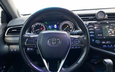Toyota Camry, 2019 год, 3 295 000 рублей, 10 фотография