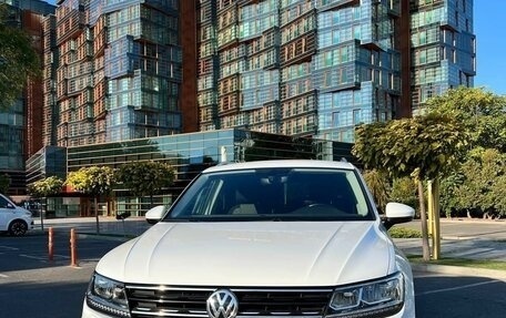 Volkswagen Tiguan II, 2017 год, 2 250 000 рублей, 3 фотография