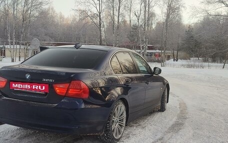 BMW 3 серия, 2011 год, 1 200 000 рублей, 13 фотография