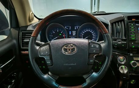 Toyota Land Cruiser 200, 2014 год, 4 141 000 рублей, 9 фотография