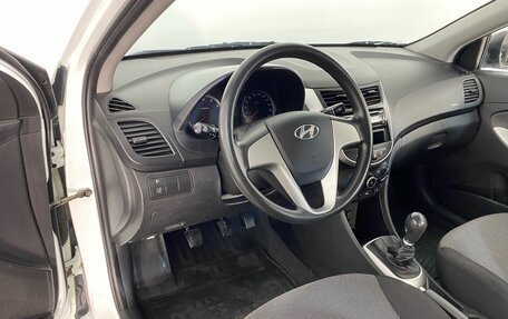Hyundai Solaris II рестайлинг, 2013 год, 899 000 рублей, 12 фотография