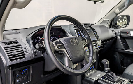 Toyota Land Cruiser Prado 150 рестайлинг 2, 2021 год, 5 860 000 рублей, 16 фотография