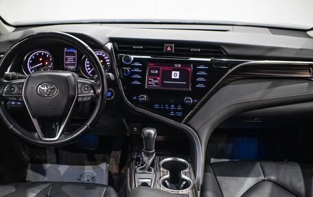 Toyota Camry, 2019 год, 3 119 000 рублей, 14 фотография
