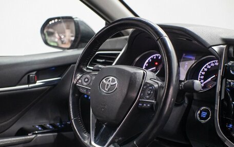 Toyota Camry, 2019 год, 3 119 000 рублей, 15 фотография