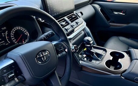 Toyota Land Cruiser, 2023 год, 30 000 000 рублей, 2 фотография
