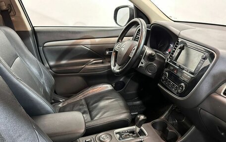 Mitsubishi Outlander III рестайлинг 3, 2012 год, 1 650 000 рублей, 10 фотография