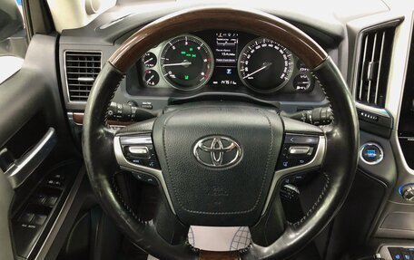 Toyota Land Cruiser 200, 2018 год, 7 190 000 рублей, 9 фотография