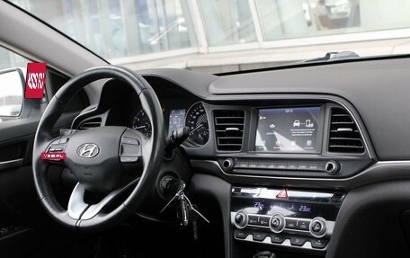 Hyundai Elantra VI рестайлинг, 2020 год, 1 890 000 рублей, 11 фотография
