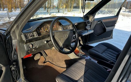 Mercedes-Benz E-Класс, 1993 год, 239 000 рублей, 13 фотография
