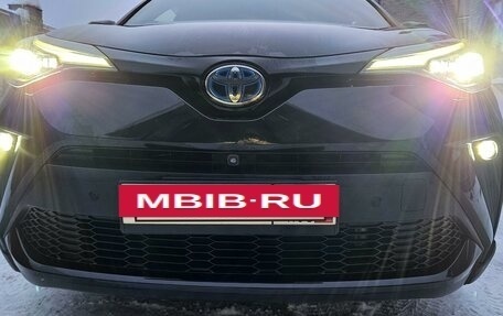 Toyota C-HR I рестайлинг, 2019 год, 2 950 000 рублей, 2 фотография