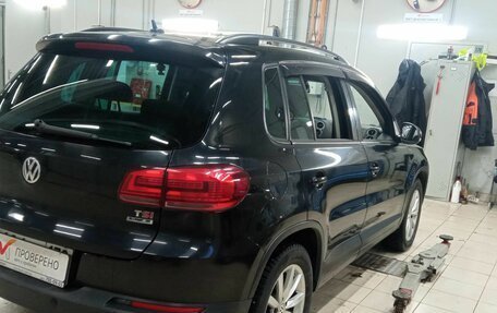 Volkswagen Tiguan I, 2015 год, 1 226 000 рублей, 3 фотография