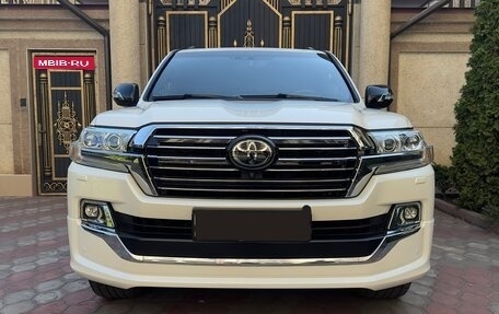 Toyota Land Cruiser 200, 2019 год, 8 850 000 рублей, 1 фотография