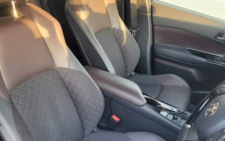 Toyota C-HR I рестайлинг, 2018 год, 2 500 000 рублей, 4 фотография