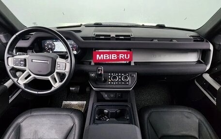 Land Rover Defender II, 2021 год, 7 000 000 рублей, 7 фотография