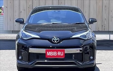 Toyota C-HR I рестайлинг, 2023 год, 2 500 000 рублей, 2 фотография