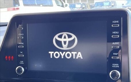 Toyota C-HR I рестайлинг, 2023 год, 2 500 000 рублей, 16 фотография
