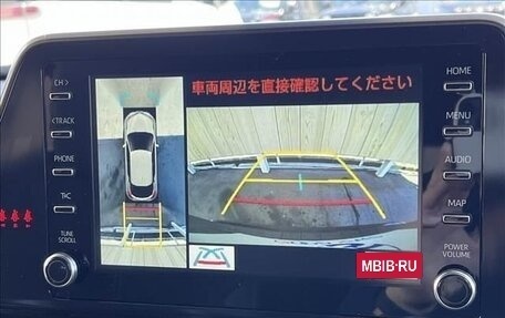 Toyota C-HR I рестайлинг, 2023 год, 2 500 000 рублей, 17 фотография