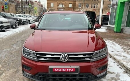 Volkswagen Tiguan II, 2018 год, 2 299 000 рублей, 2 фотография