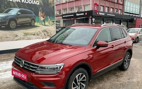 Volkswagen Tiguan II, 2018 год, 2 299 000 рублей, 4 фотография
