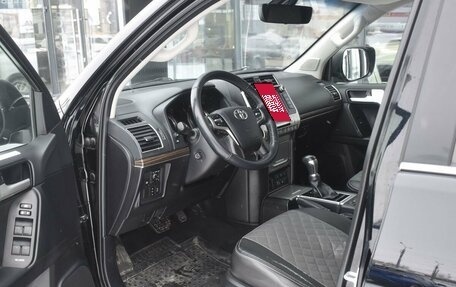 Toyota Land Cruiser Prado 150 рестайлинг 2, 2018 год, 4 450 000 рублей, 10 фотография