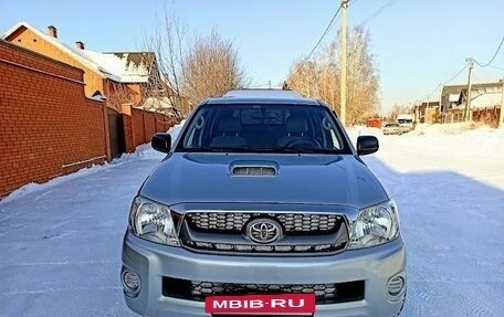 Toyota Hilux VII, 2011 год, 2 327 000 рублей, 2 фотография