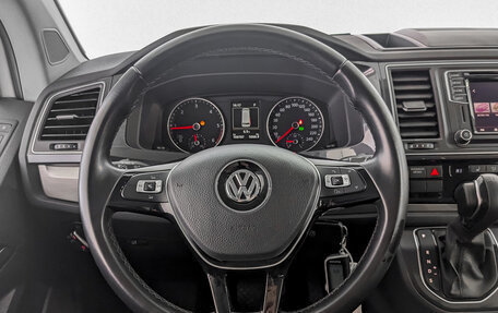 Volkswagen Caravelle T6 рестайлинг, 2018 год, 3 820 000 рублей, 21 фотография