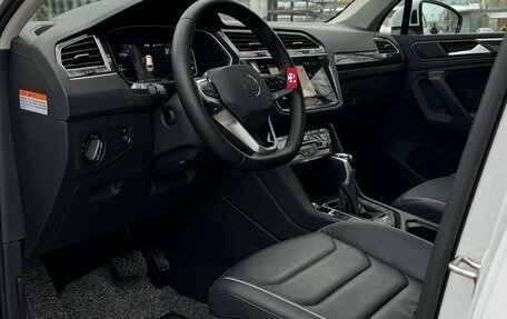 Volkswagen Tiguan II, 2021 год, 4 399 000 рублей, 5 фотография