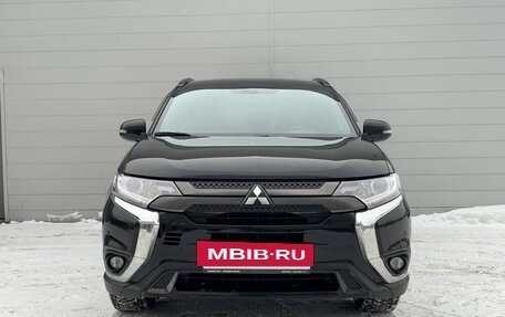 Mitsubishi Outlander III рестайлинг 3, 2021 год, 3 037 146 рублей, 2 фотография
