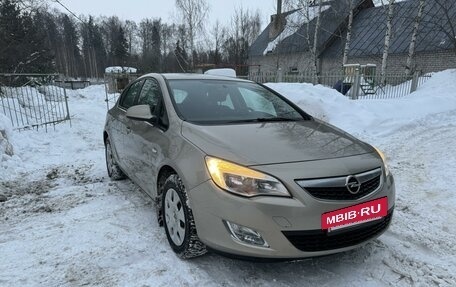 Opel Astra J, 2011 год, 820 000 рублей, 8 фотография