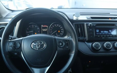 Toyota RAV4, 2017 год, 2 623 000 рублей, 9 фотография