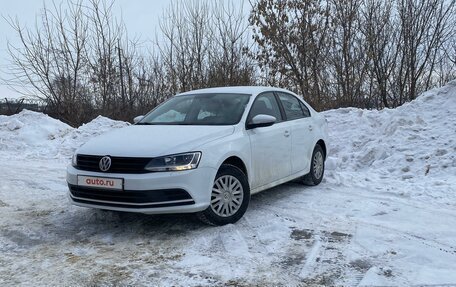 Volkswagen Jetta VI, 2017 год, 1 420 000 рублей, 2 фотография