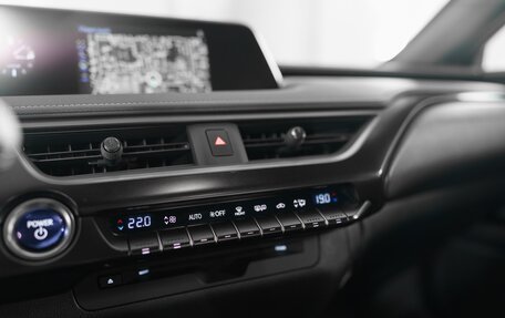 Lexus UX I, 2019 год, 3 070 000 рублей, 34 фотография