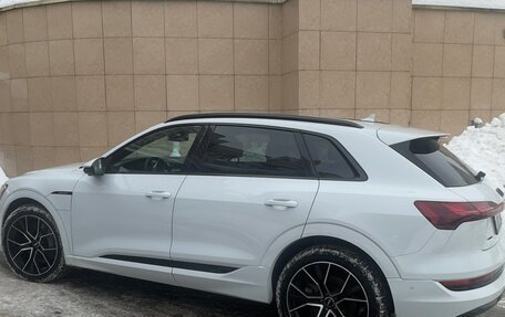 Audi e-tron I, 2019 год, 6 300 000 рублей, 5 фотография